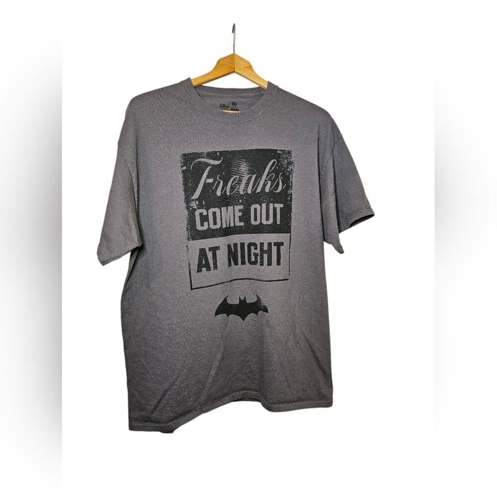 XL Mens Batman DC Comics Gray Graphic Tee From Six Flags - Picture 3 of 5